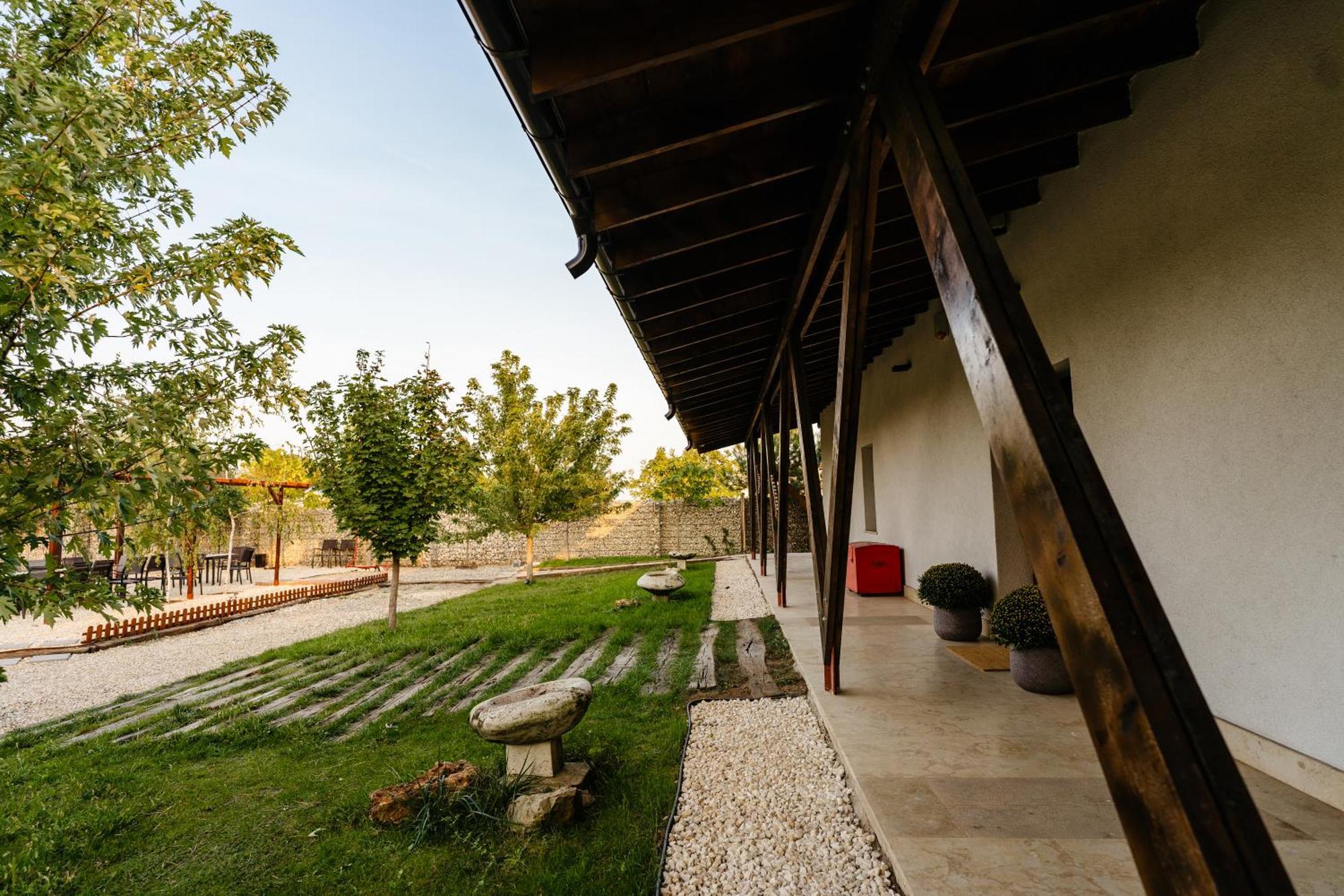 The Tribe Alpaca Retreat Hotel Branesti Exterior foto