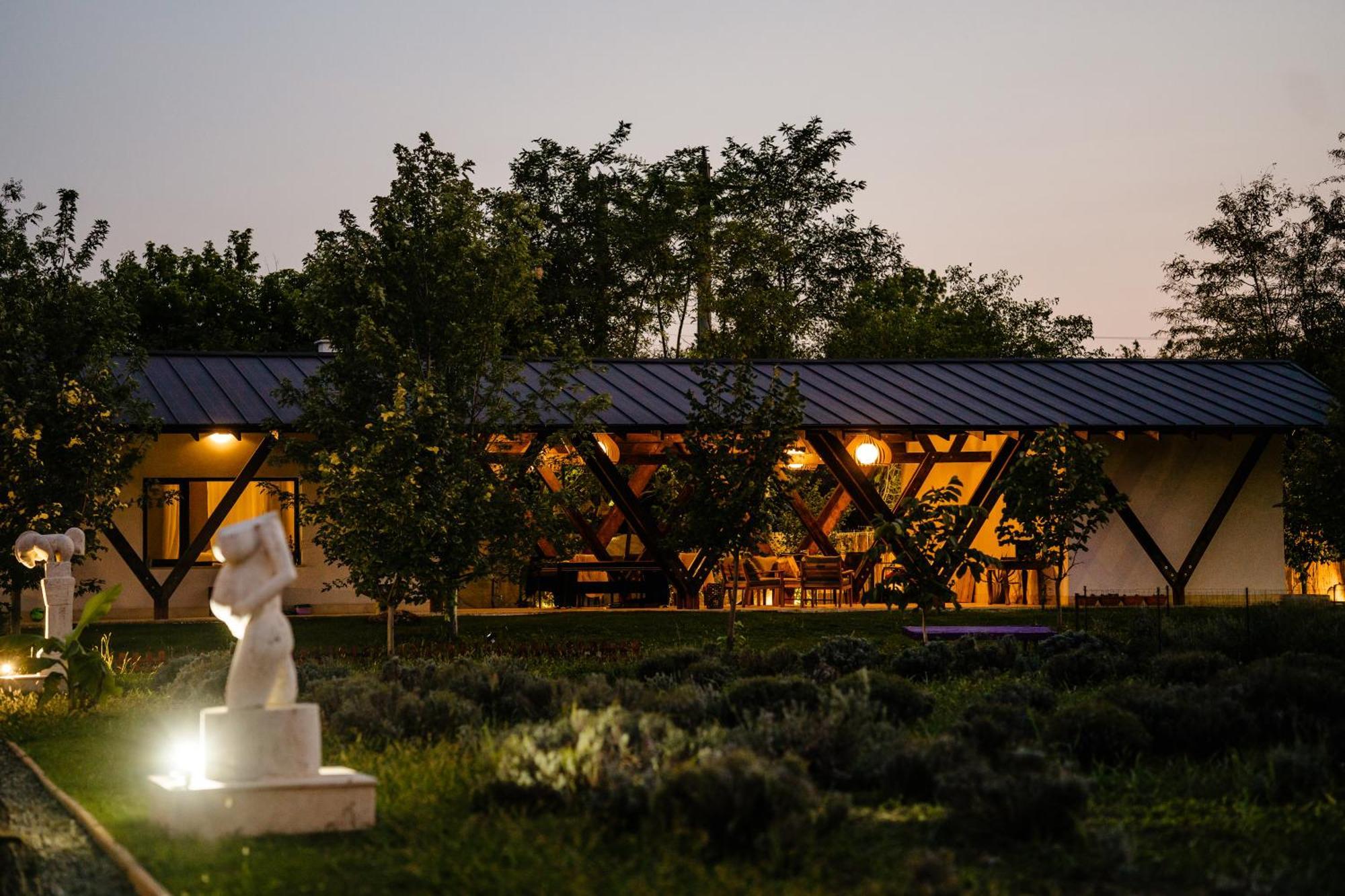 The Tribe Alpaca Retreat Hotel Branesti Exterior foto