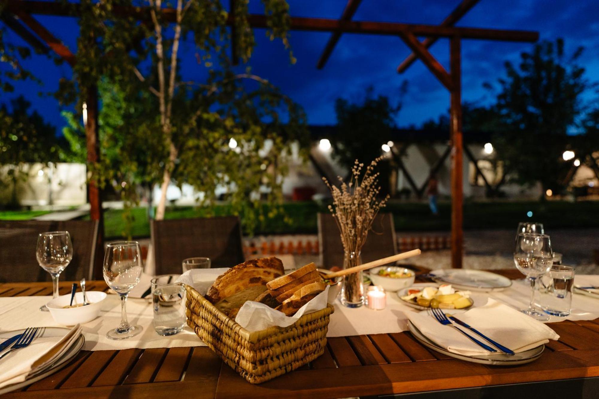 The Tribe Alpaca Retreat Hotel Branesti Exterior foto